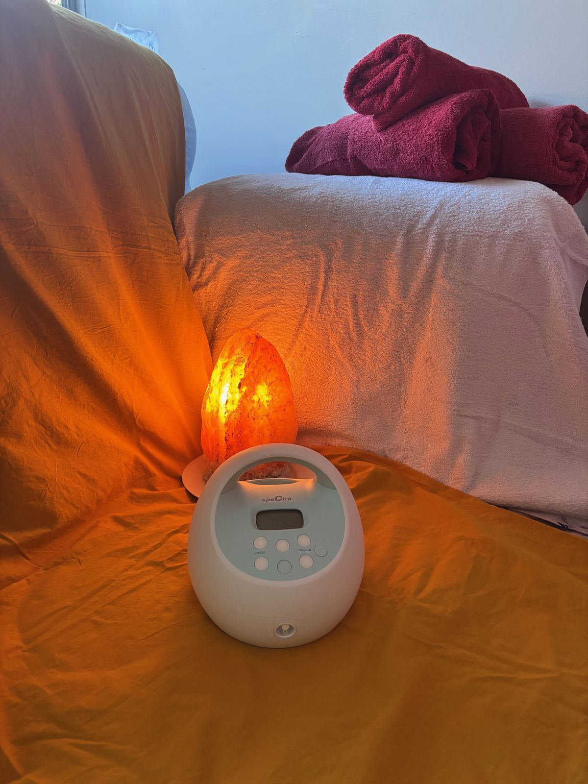 Spectra S1 Plus pump beside a glowing salt lamp